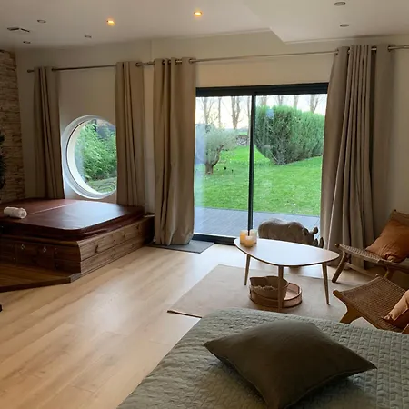 Guest house Romantique Avec Jacuzzi Privee *
