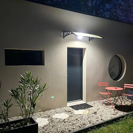 Romantique Avec Jacuzzi Privee 3*